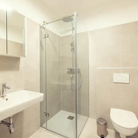 Leonart Living 44 * Γκρατς