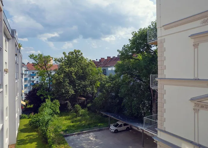 Leonart Living 44 公寓