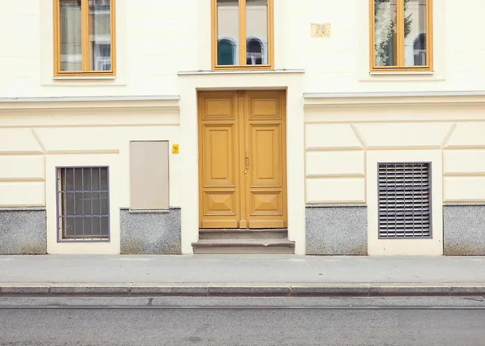 Leonart Living 44 公寓